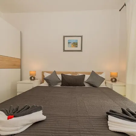 Stichling Apartment *